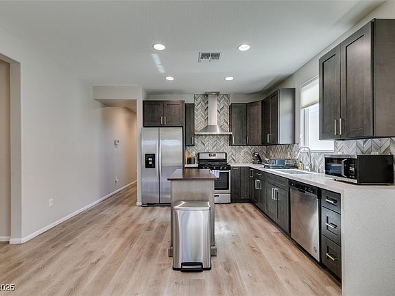 2nd image of 221 Mountain Cedar Ct