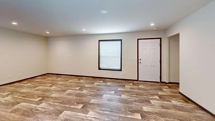 130 Northwest Dr — Photo 4