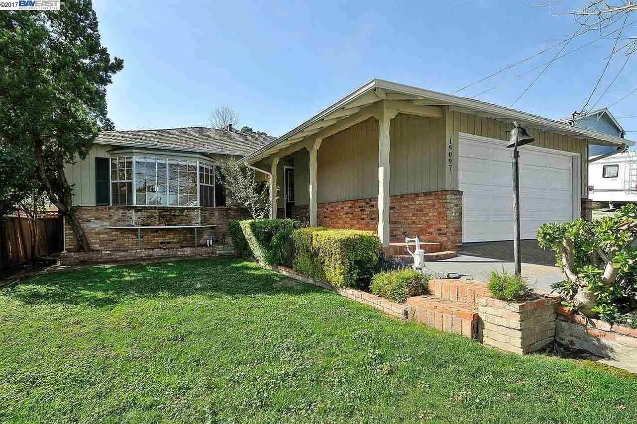 19097 Carlton Ave photo 1