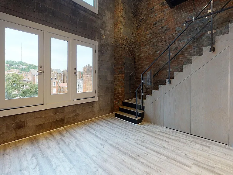 1710 Elm St #3R — Photo 11