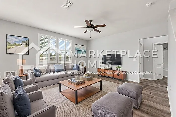 5 bed, 3.0 bath, 2556 sqft, $2,600 — Photo 2