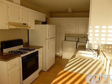 3rd image of 3180 Coral Dr