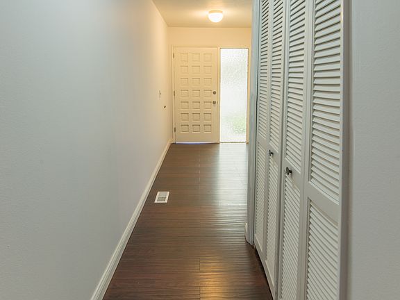 2nd image of 2718 SE Meadowlark Dr