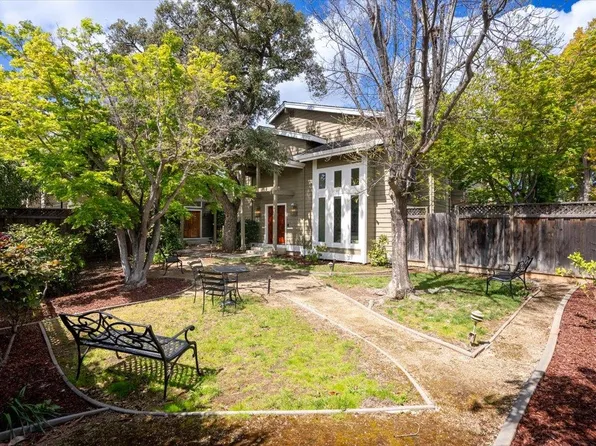 10202 Vista Dr, Cupertino, CA 95014