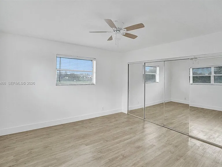 114 SE 8th St #105 — Photo 13