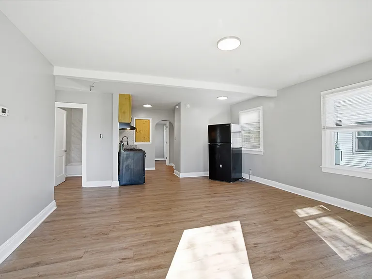 1008 S 45th St — Photo 12