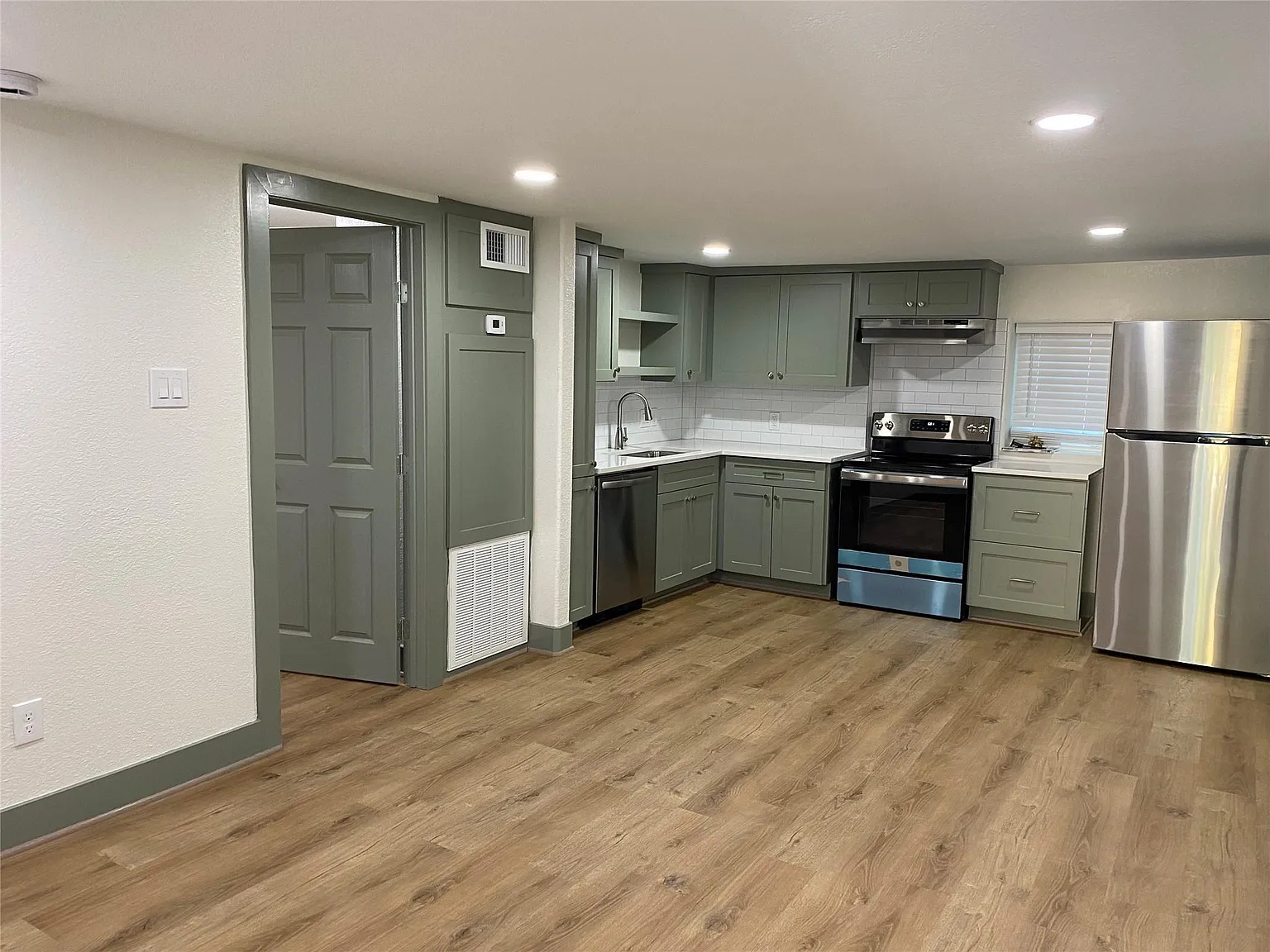 1 bed, 1.0 bath, 600 sqft, $1,200 — Photo 3