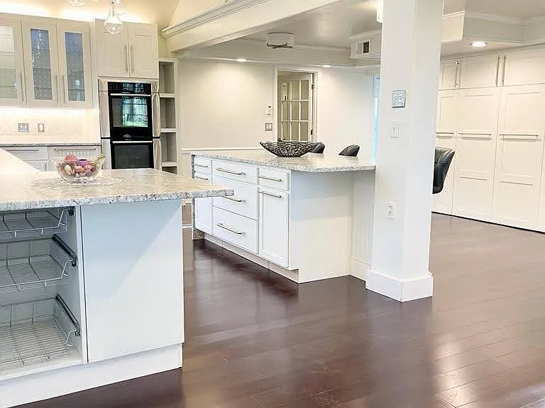 915 Woodlawn Dr NE — Photo 13