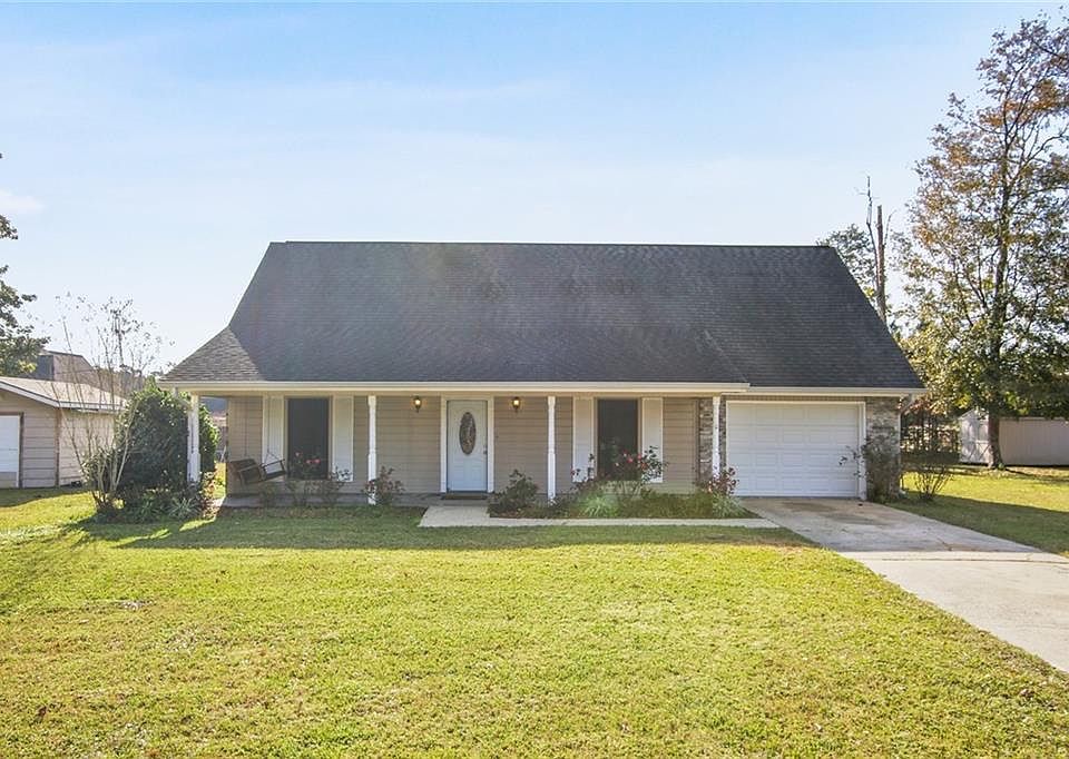 1st image of 412 Jennifer Ln