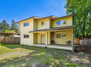 416 Birdie Ln, Redway, CA