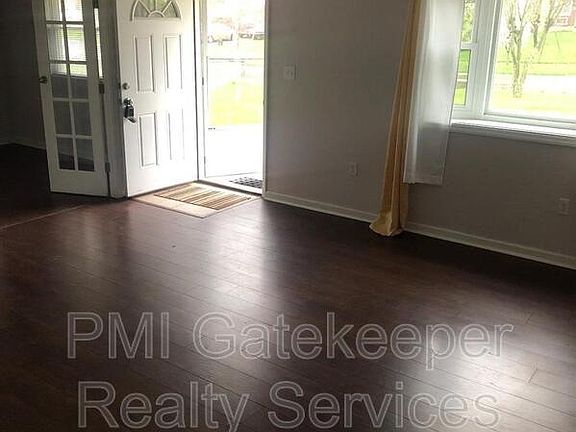 4th image of 1364 Meredith Dr