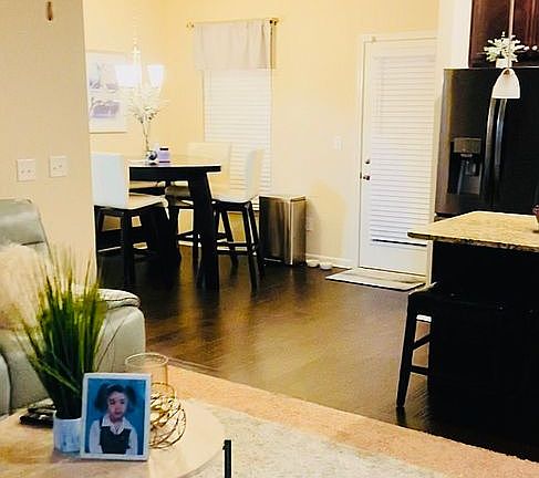 4th image of 2545 Shropshire Pl