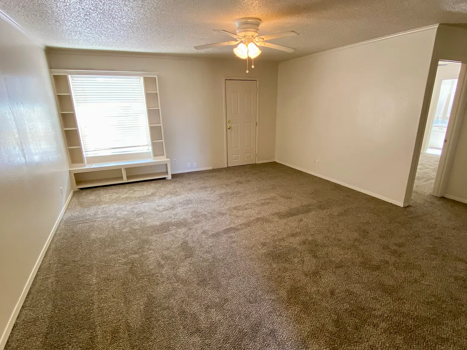 3 bed, 1357 sqft, $1,400 — Photo 3