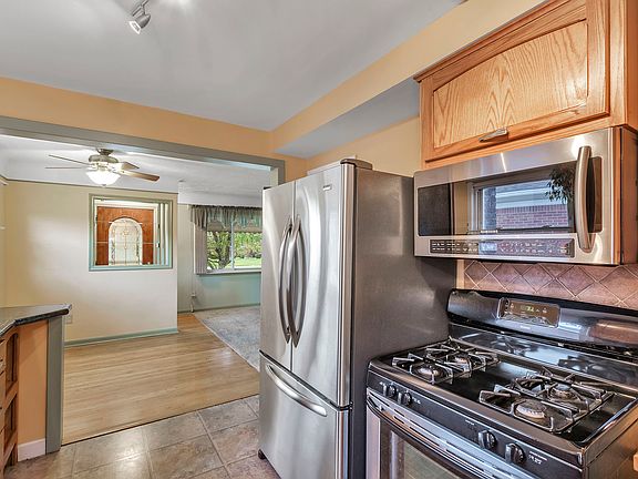 5th image of 9819 Seavitt Dr