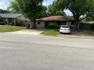 2404 Pecan Ridge Dr, Bryan, TX 77802