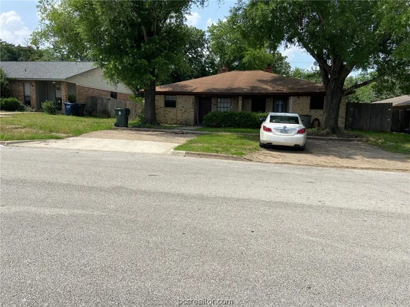 2404 Pecan Ridge Dr, Bryan, TX 77802