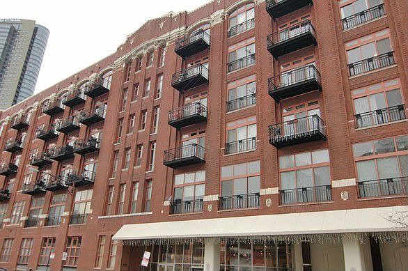 1st image of 360 W Illinois St APT 3E