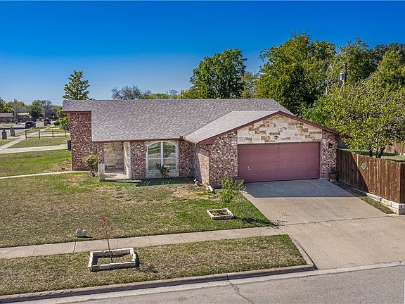 3rd image of 2901 Janis Dr