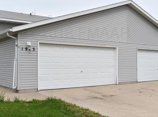 1913 49th St S, Fargo, ND 58103
