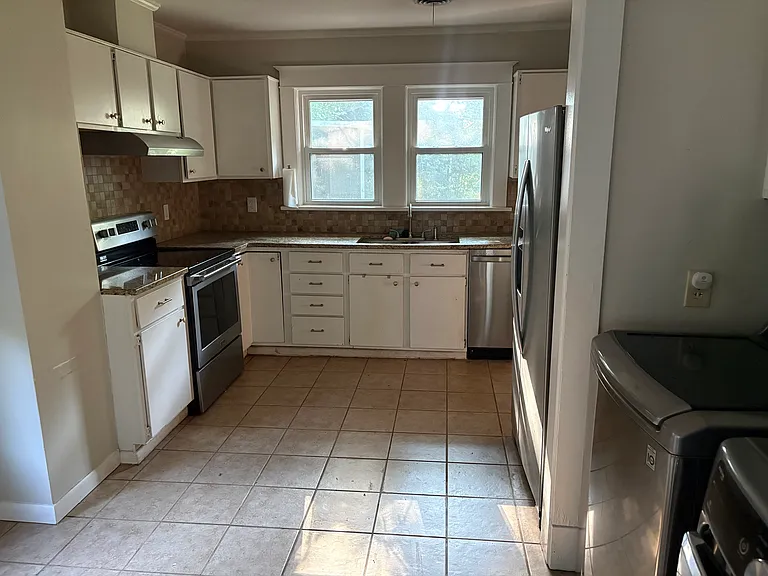 374 S Prescott St — Photo 3