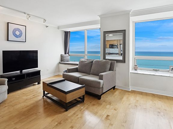5th image of 512 N McClurg Ct APT 5803