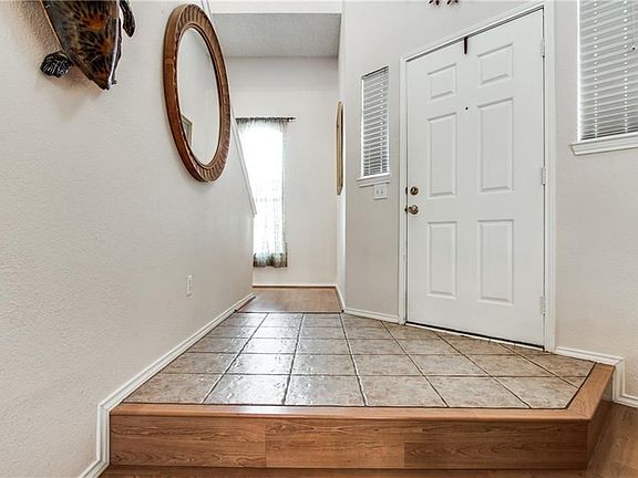 3rd image of 1371 Daffodil Ln