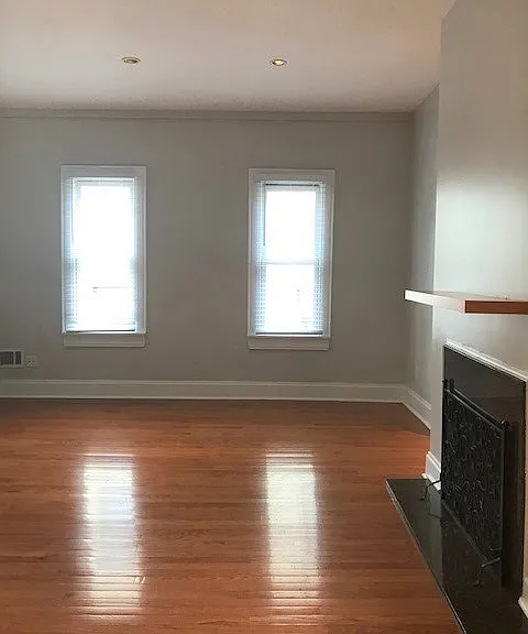 Living room (entrance)