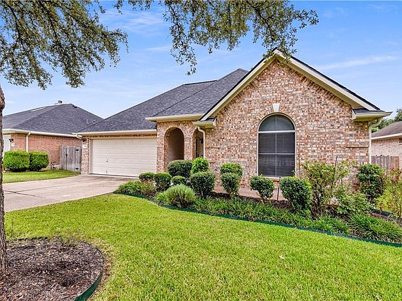 2nd image of 3619 Bird House Dr
