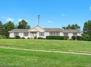 6893 Sanford Rd, Howell, MI 48855