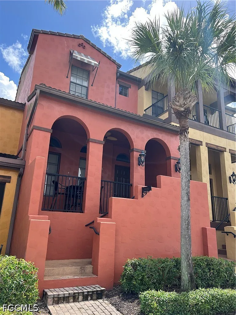 2 bed, 2.5 bath, 1452 sqft, $6,000 — Photo 1