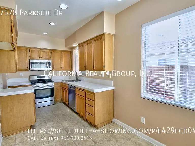 27578 Parkside Dr — Photo 3