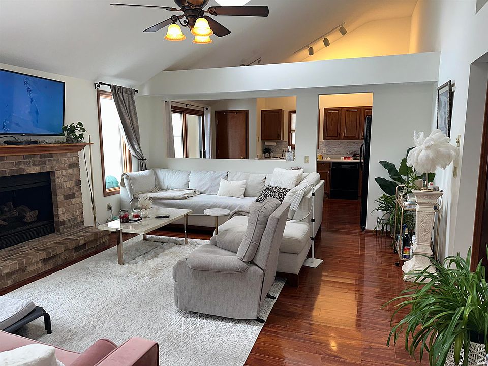 2nd image of 7423 Woodsmill Ct