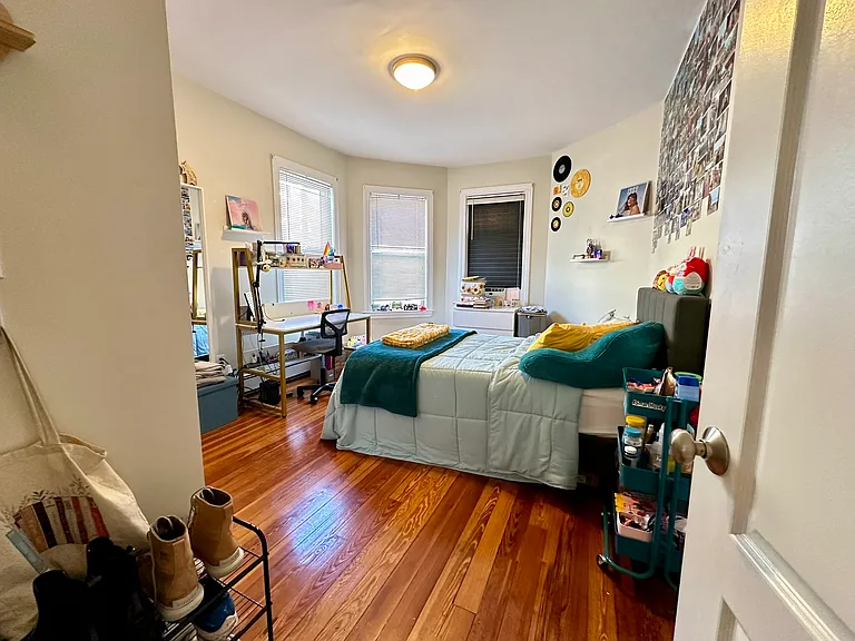 12 Wensley St #3R — Photo 8