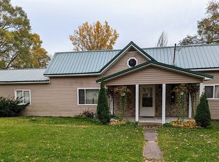 221 W McCallum St, Montgomery, MI 49255