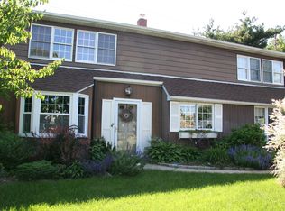 18 Howard Ct, Carle Place, NY 11514
