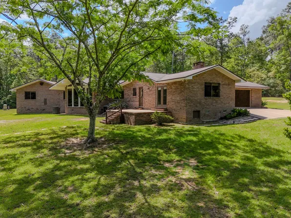 1186 Pine Forest Rd, Chipley, FL 32428