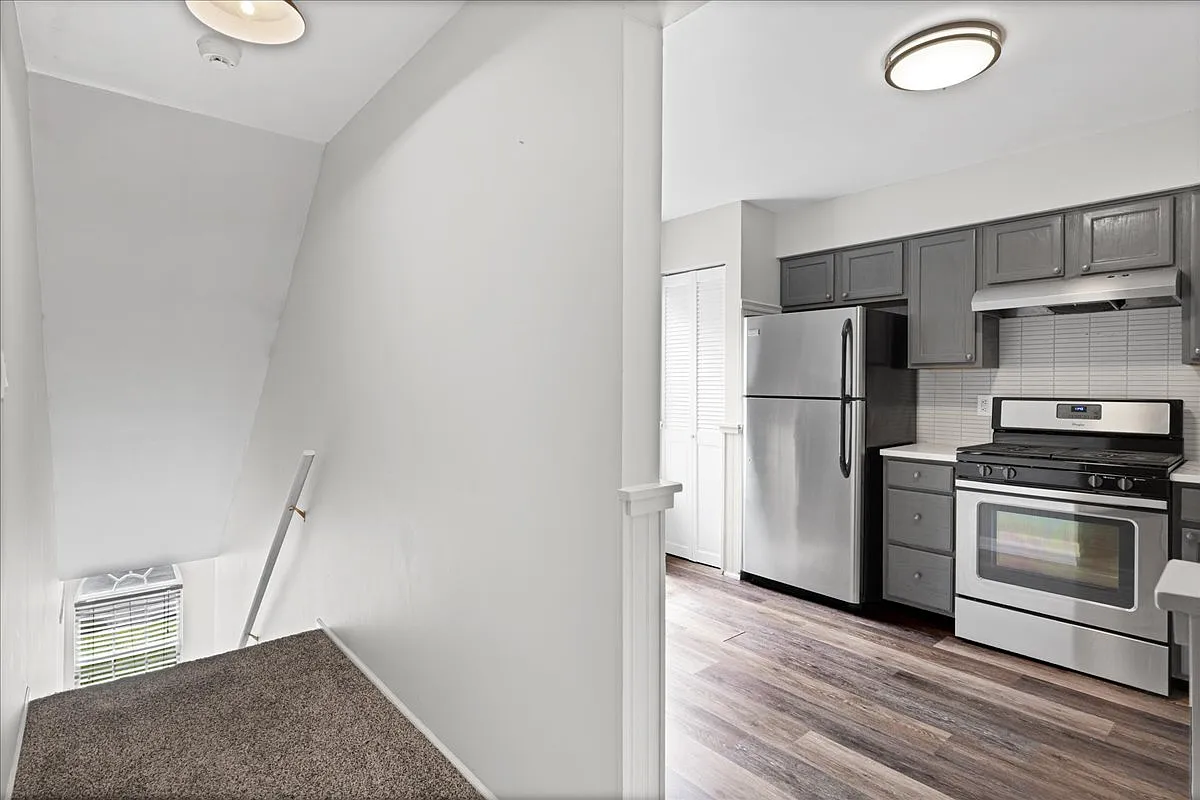 2813 Falcon Court - 1 — Photo 4