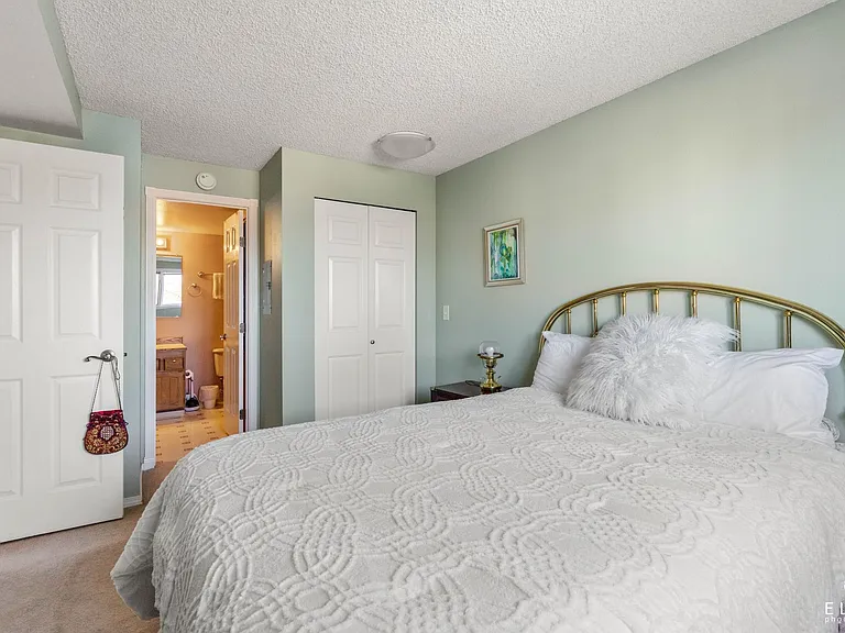 9645 Independence Dr #302 — Photo 15