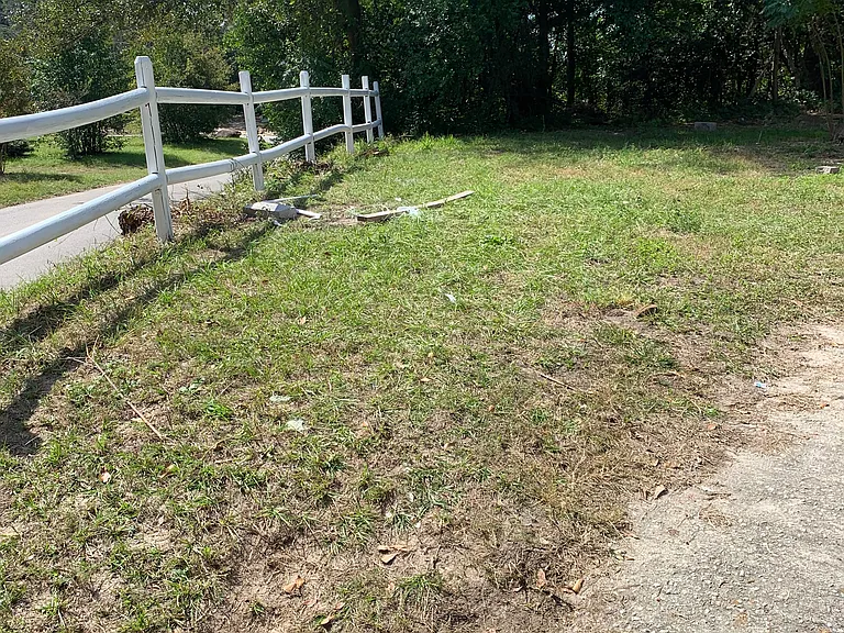 2421 Greenes Rd — Photo 5