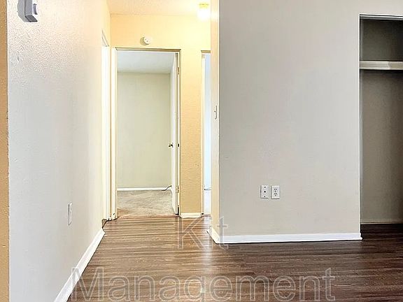 4th image of 1919 W Alexis Rd