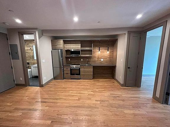 2nd image of 1140 De Kalb Ave #4B