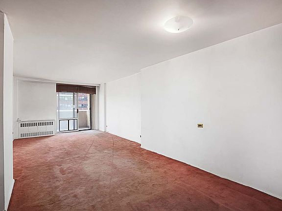 3rd image of 100 W 94th St APT 7D