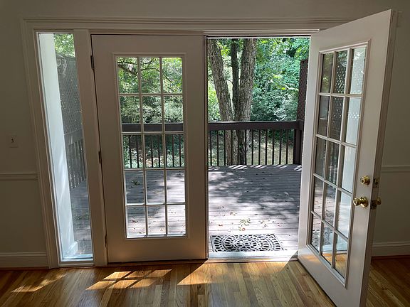 5th image of 1335 Briarwood Dr