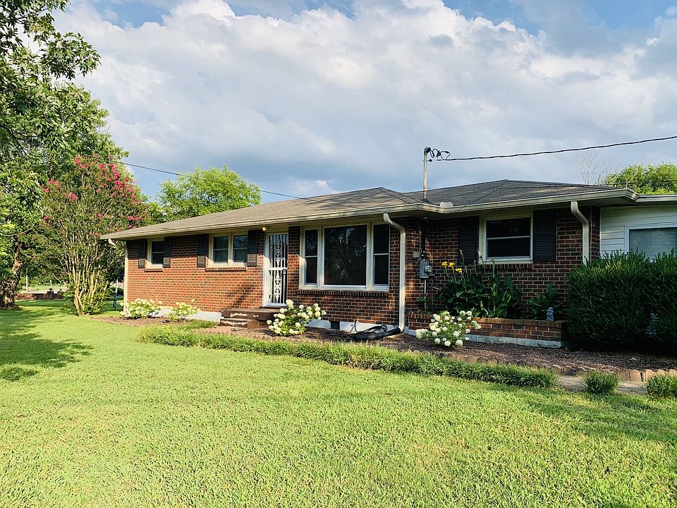2nd image of 238 Kennith Dr NE