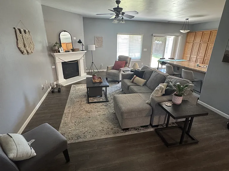 3010 S Cedar St — Photo 2