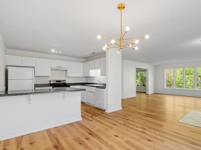 9018 Neill Lake Rd, Eden Prairie, MN, 55347