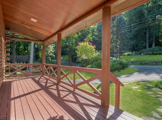 378 Springbrook Trl, Sparta, NJ 07871