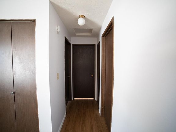 5th image of 1045 Birchwood Dr