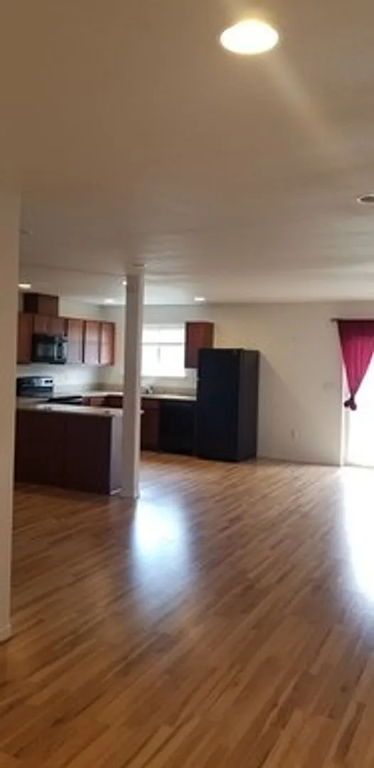 3 bed 2.5 Bath Townhouse in Ephrata — Photo 2