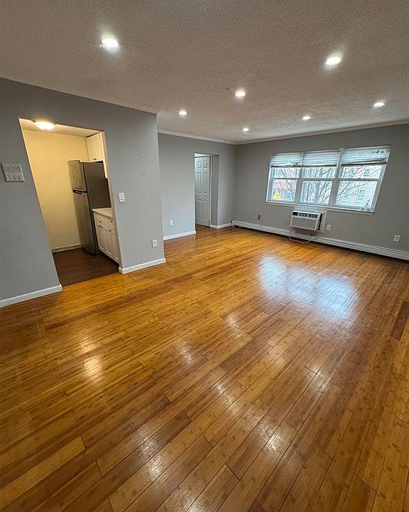 1st image of 210 Bergenline Ave APT 10